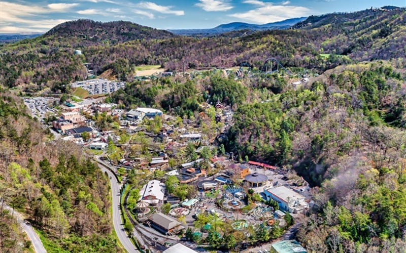 Dollywood and Splash Country are only 1 mile from Lazy Bear Den, on the backroads with no traffic from the cabin.  Watch the Dollywood fireworks from the comfort of the front porch of Lazy Bear Den!