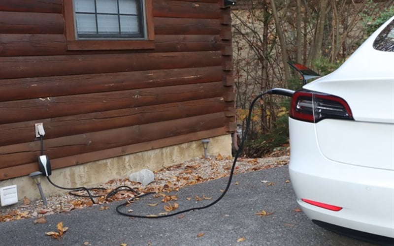 Keep your adventures fully charged—literally. Our EV-friendly setup lets you conveniently power up right at the property, so you’re always ready to hit the road and explore the mountains. (Standard 110V outlet for slower, overnight charging.)